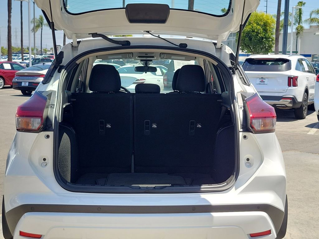 Used 2024 Nissan Kicks SV FWD image 9