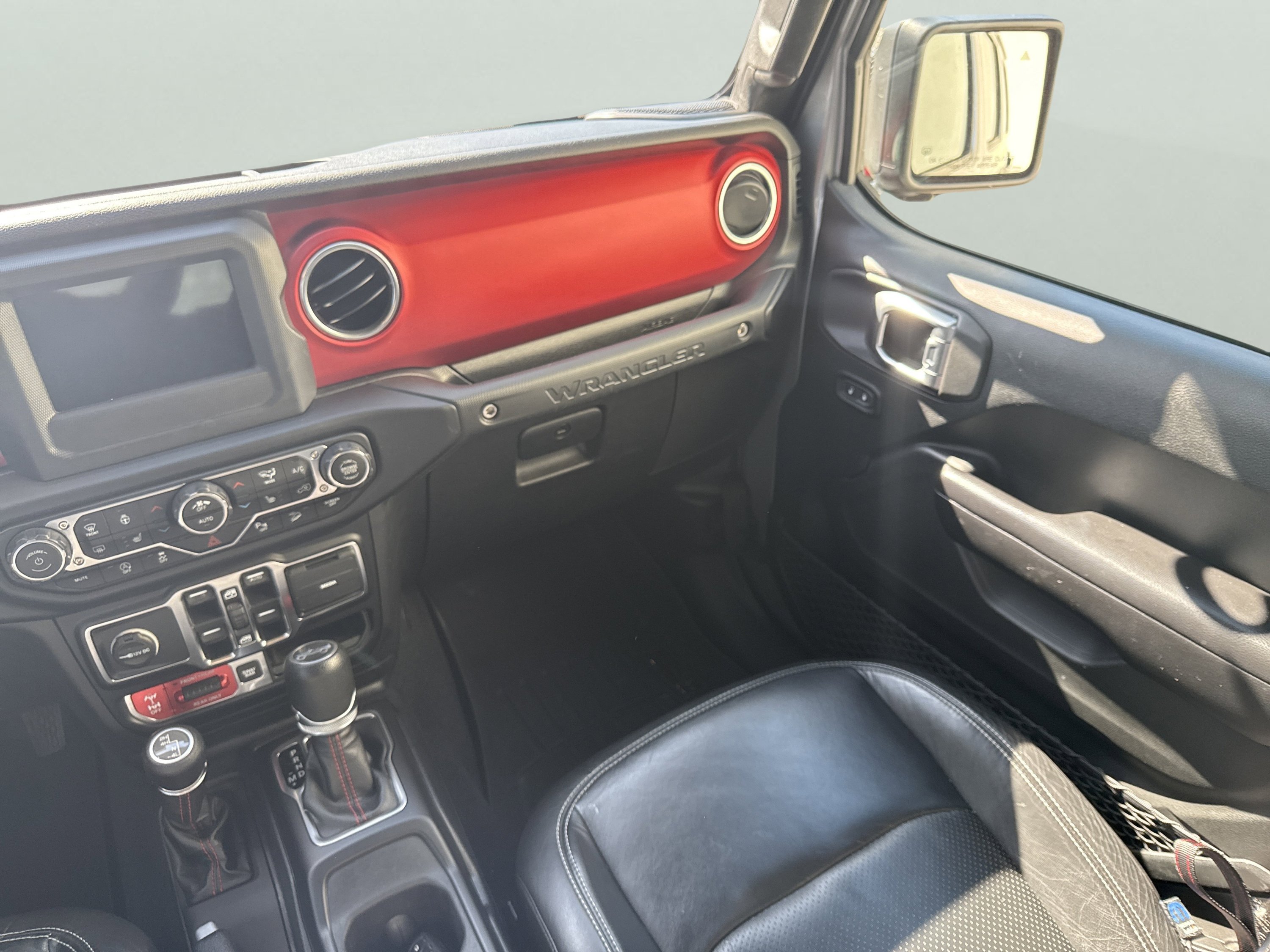 Used 2019 Jeep Wrangler Unlimited Rubicon w/ Steel Bumper Group AWD/4WD image 13