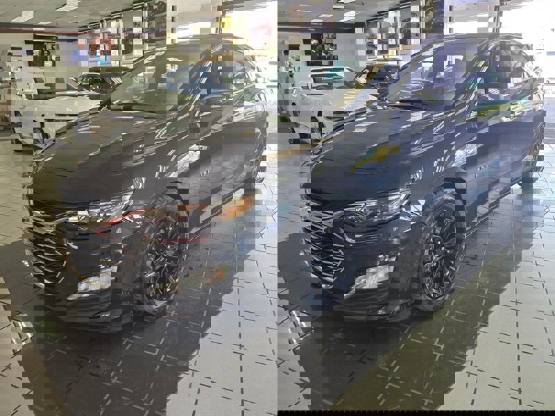 Used 2023 Chevrolet Malibu LT image 1