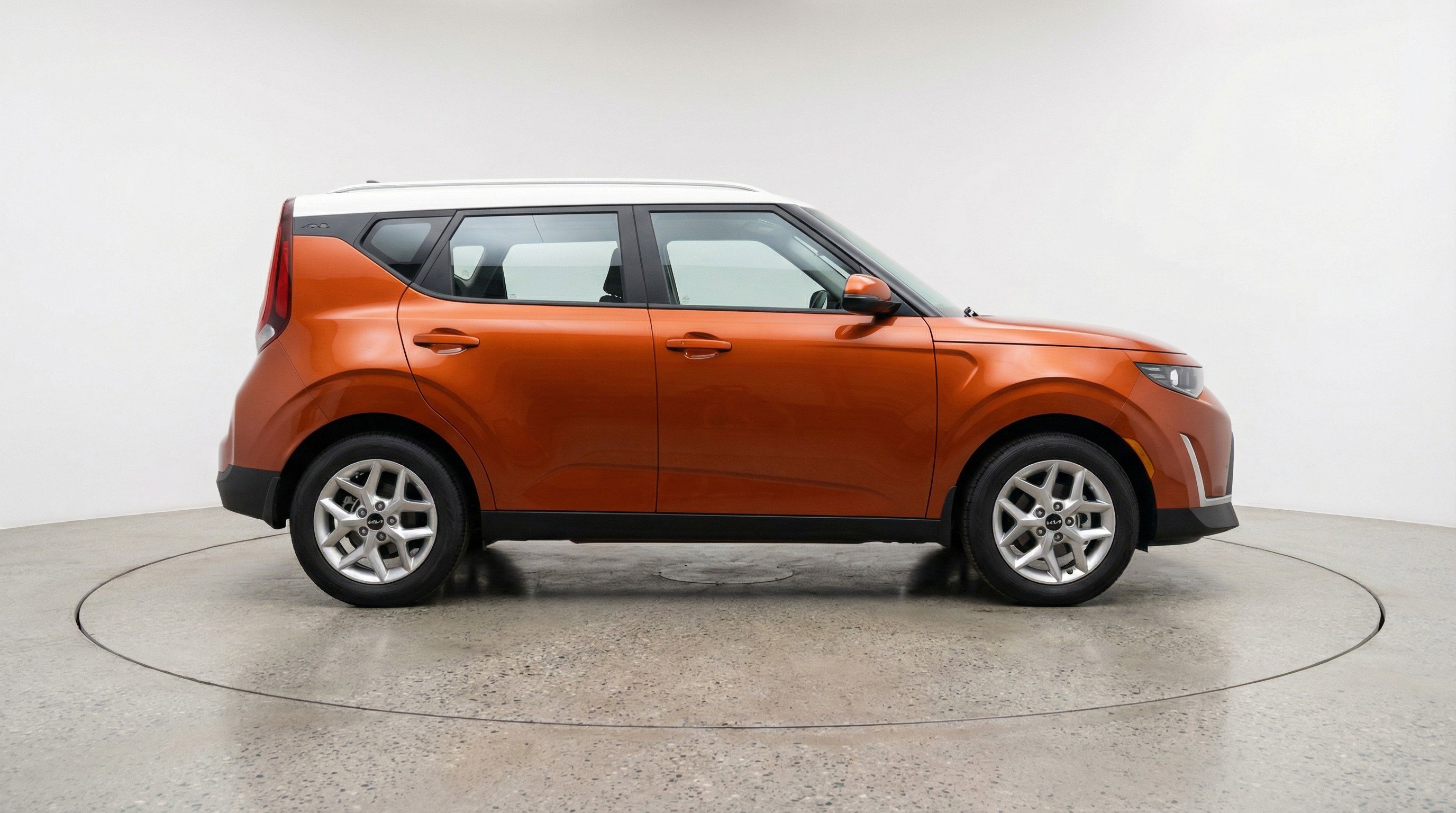 Used 2025 Kia Soul LX w/ LX Technology Package image 11