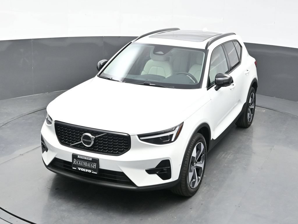 New 2026 Volvo XC40 B5 Plus w/ Protection Package Premier AWD/4WD image 18