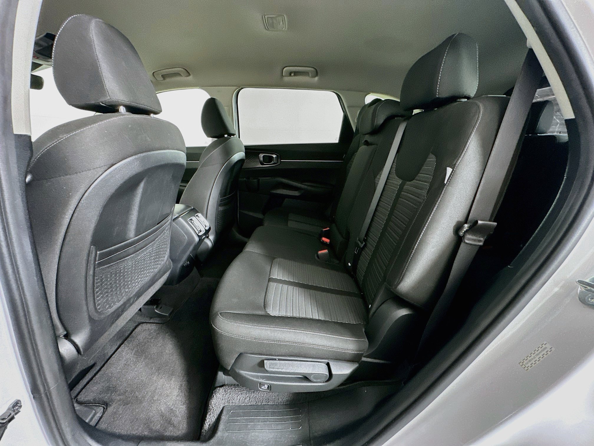 Used 2025 Kia Sorento LX FWD image 26