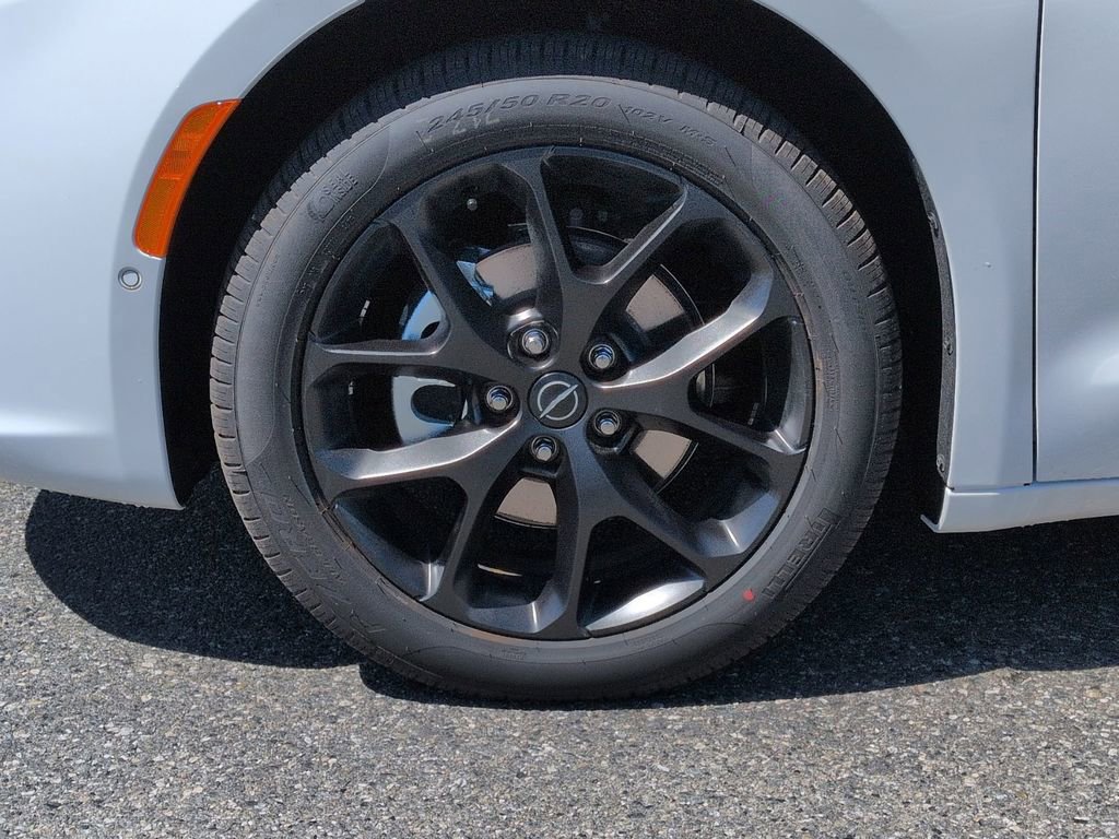 New 2026 Chrysler Pacifica Select image 9