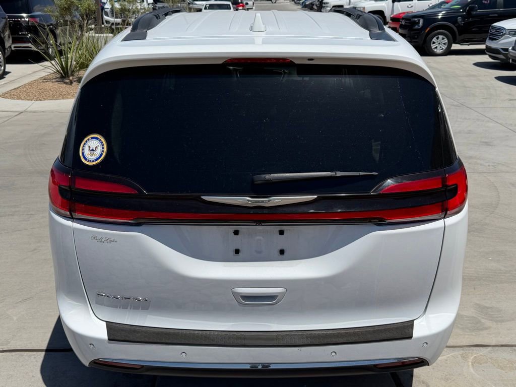 Used 2022 Chrysler Pacifica Touring-L FWD image 7
