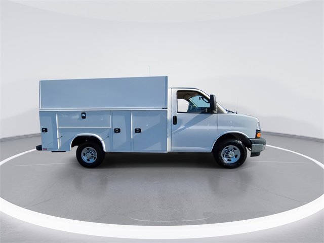 New 2025 Chevrolet Express 3500 w/ Power Convenience Package image 6
