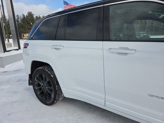 Used 2023 Jeep Grand Cherokee Overland w/ Luxury Tech Group IV image 35