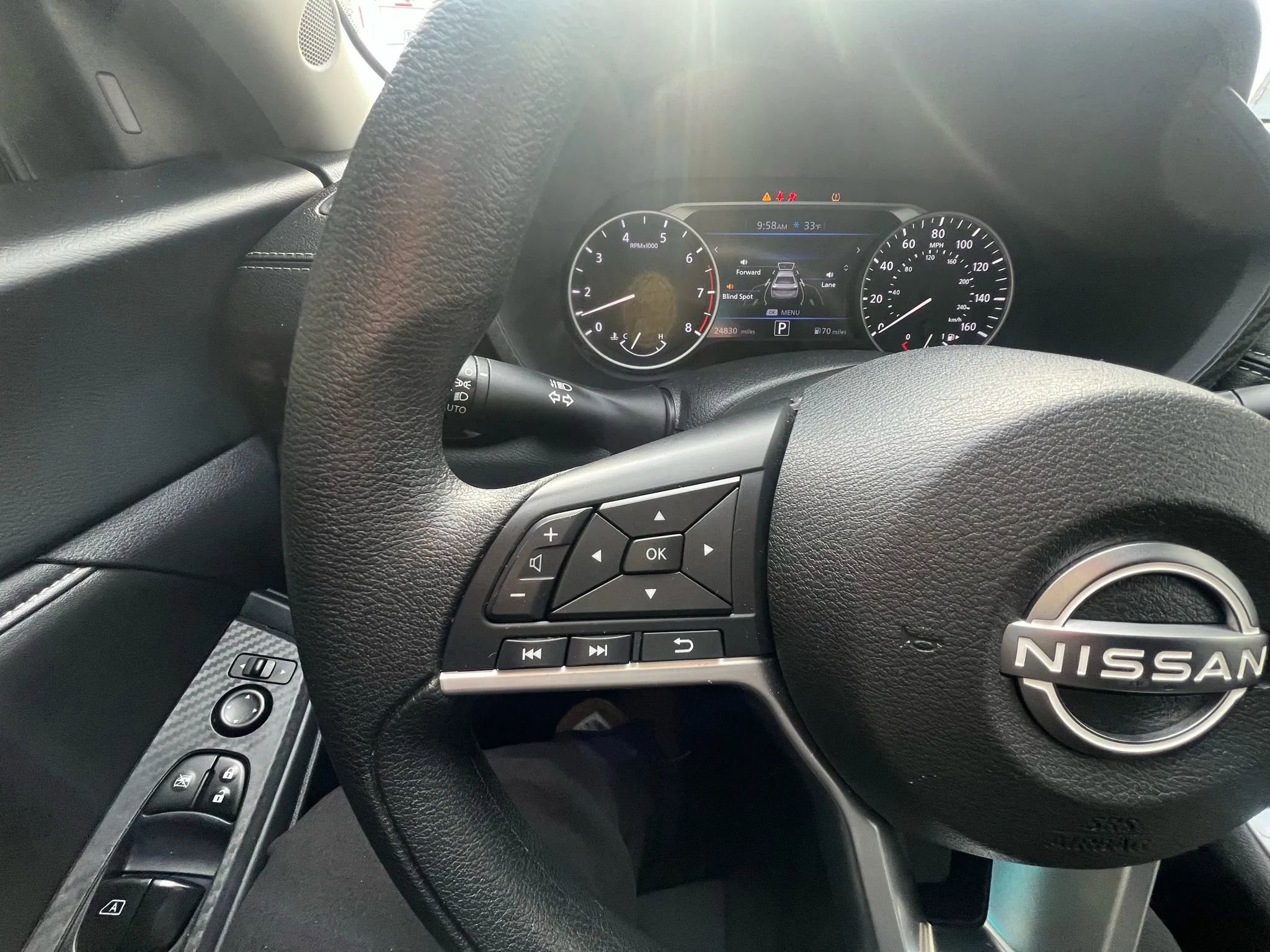Used 2024 Nissan Sentra SV FWD image 17