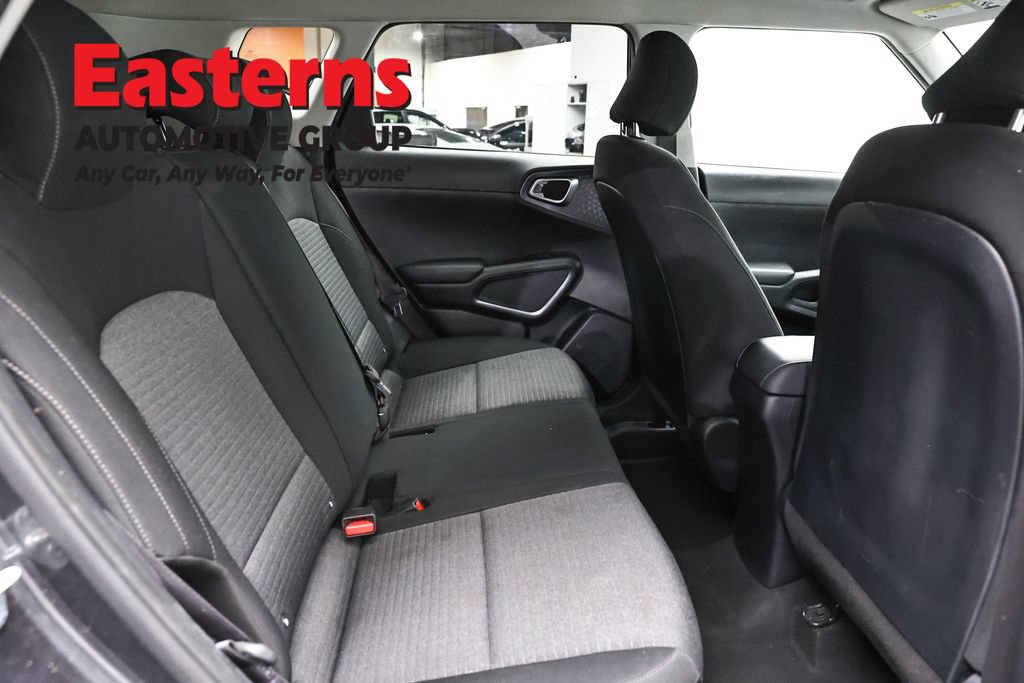 Used 2021 Kia Soul S FWD image 23