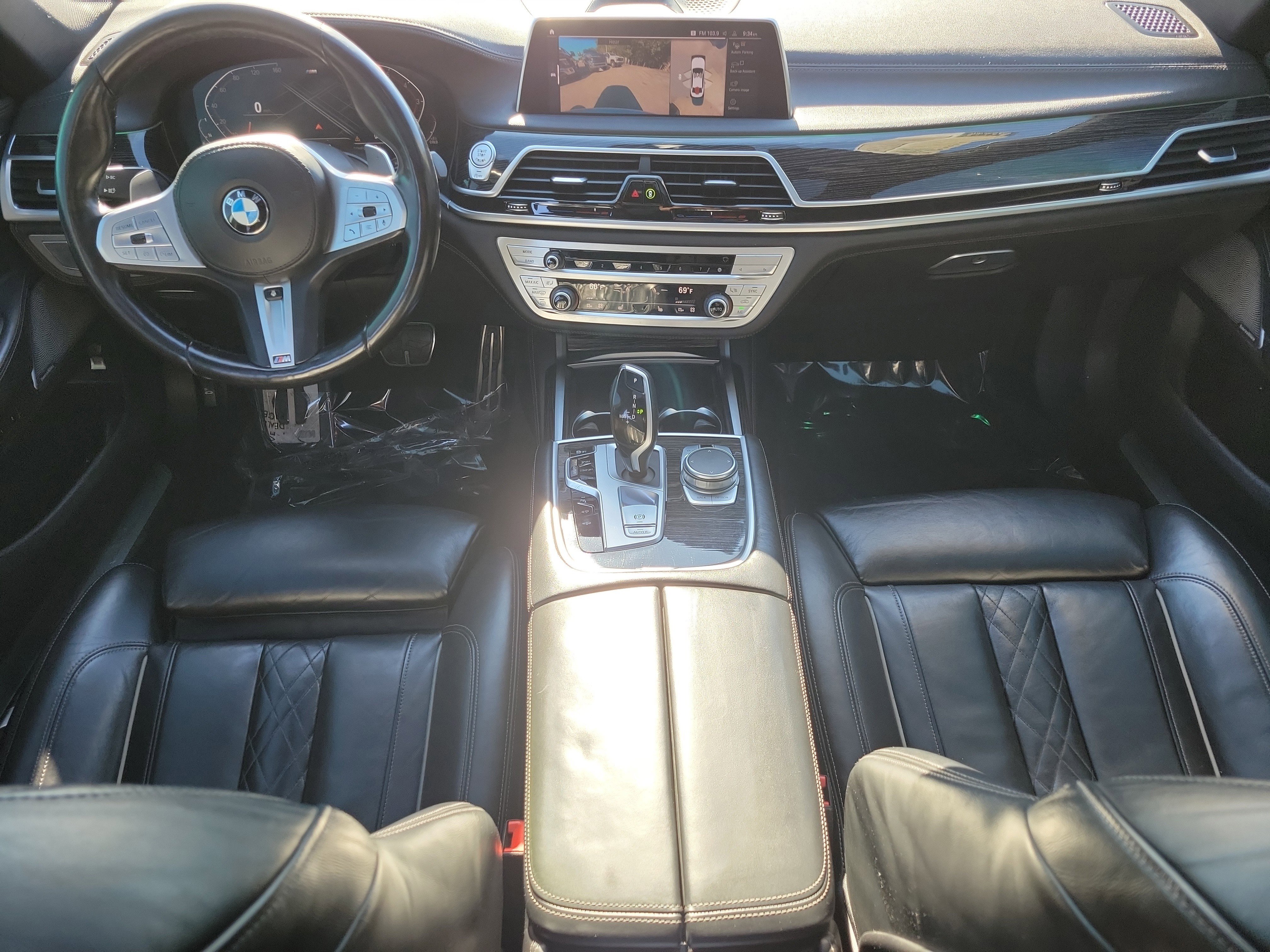 Used 2021 BMW 750i xDrive w/ M Sport Package image 20