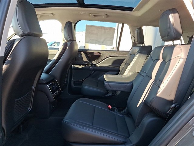 New 2025 Lincoln Aviator AWD w/ Equipment Group 101A image 5