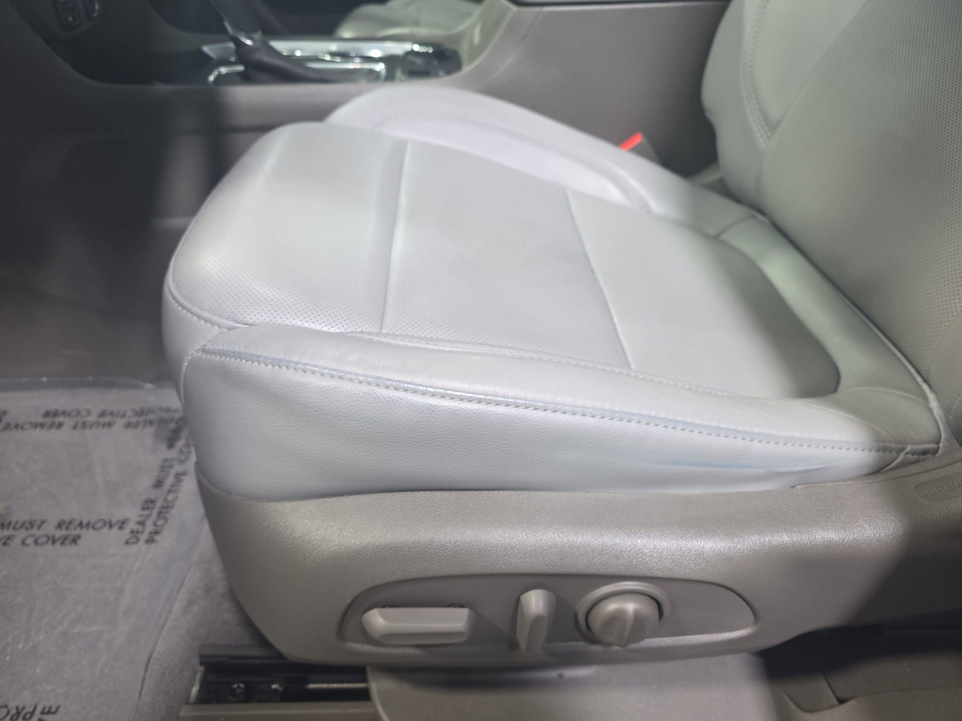 Used 2020 Chevrolet Traverse Premier FWD image 28