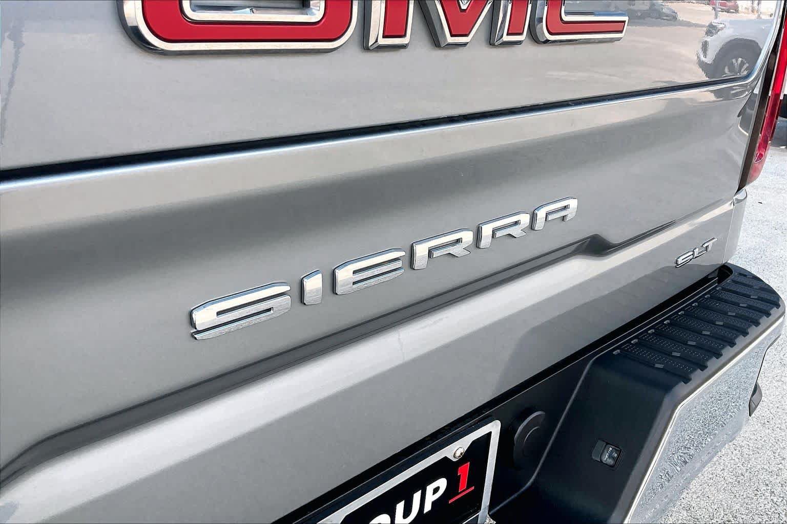 Used 2023 GMC Sierra 1500 SLT w/ SLT Premium Package AWD/4WD image 32