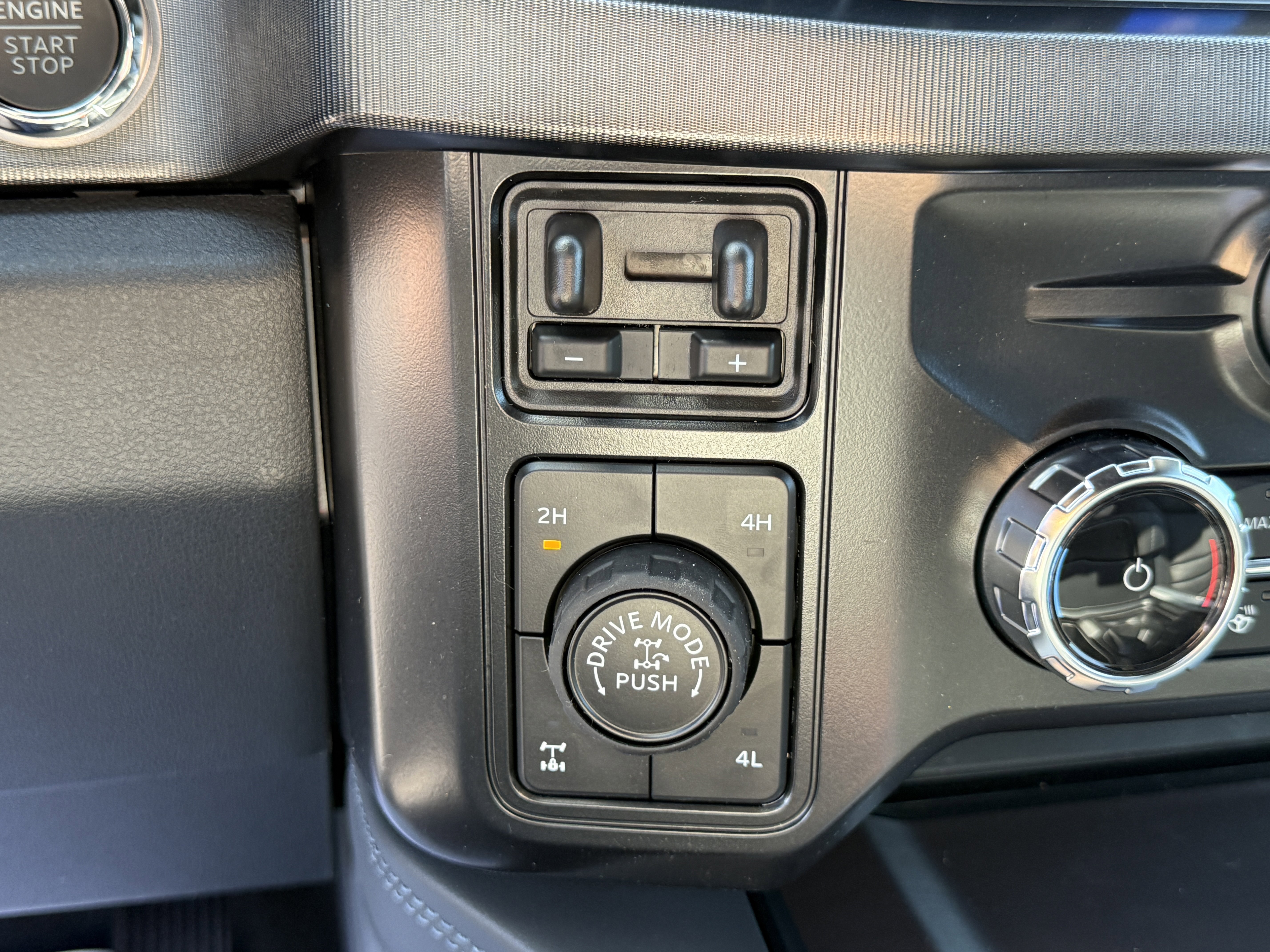 New 2026 Ford F250 Platinum w/ Tremor Off-Road Package AWD/4WD image 24
