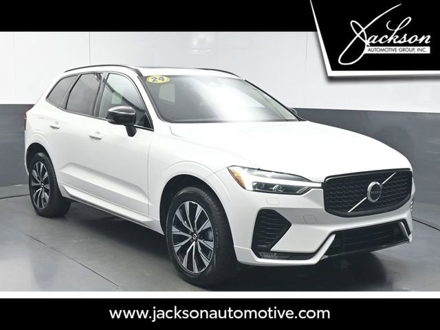Used 2024 Volvo XC60 B5 Core image 1