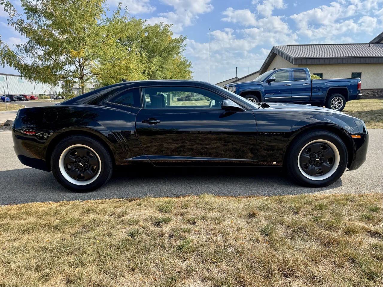 Used 2010 Chevrolet Camaro LS image 5