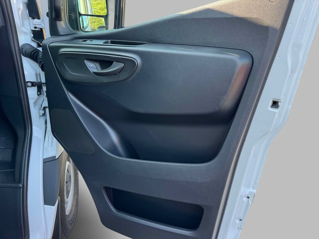 Used 2025 Mercedes-Benz Sprinter 2500 image 21