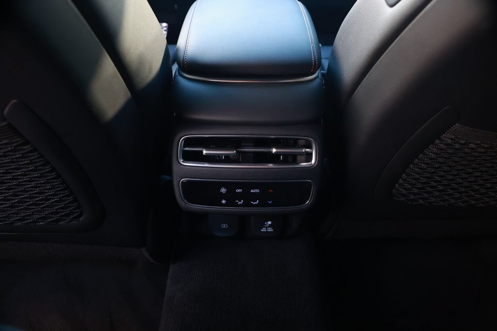 Used 2026 Genesis GV70 2.5T Sport Prestige AWD/4WD image 34