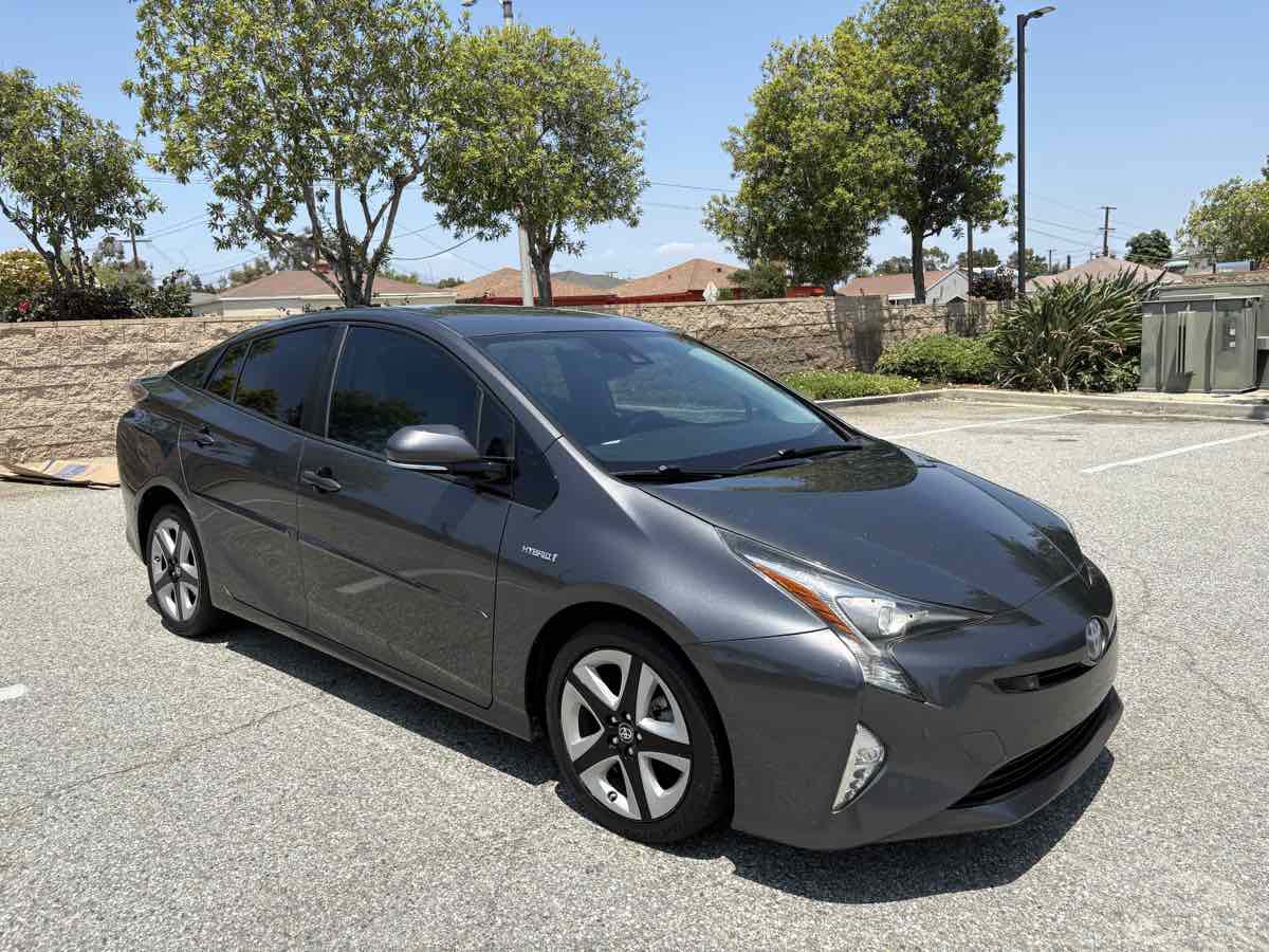 Used 2017 Toyota Prius Four Touring image 25