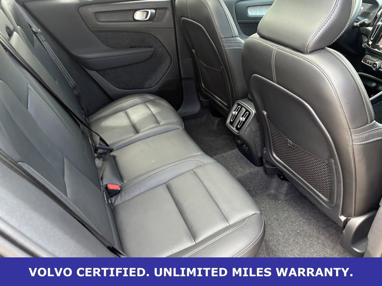 Certified 2025 Volvo XC40 B5 Plus AWD/4WD image 31
