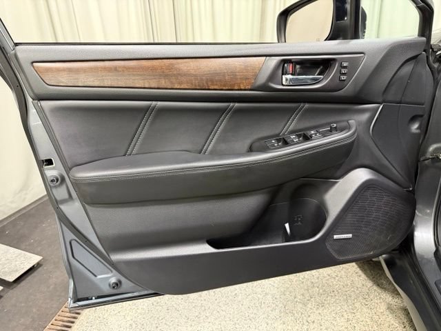 Used 2019 Subaru Outback 3.6R Limited AWD/4WD image 21
