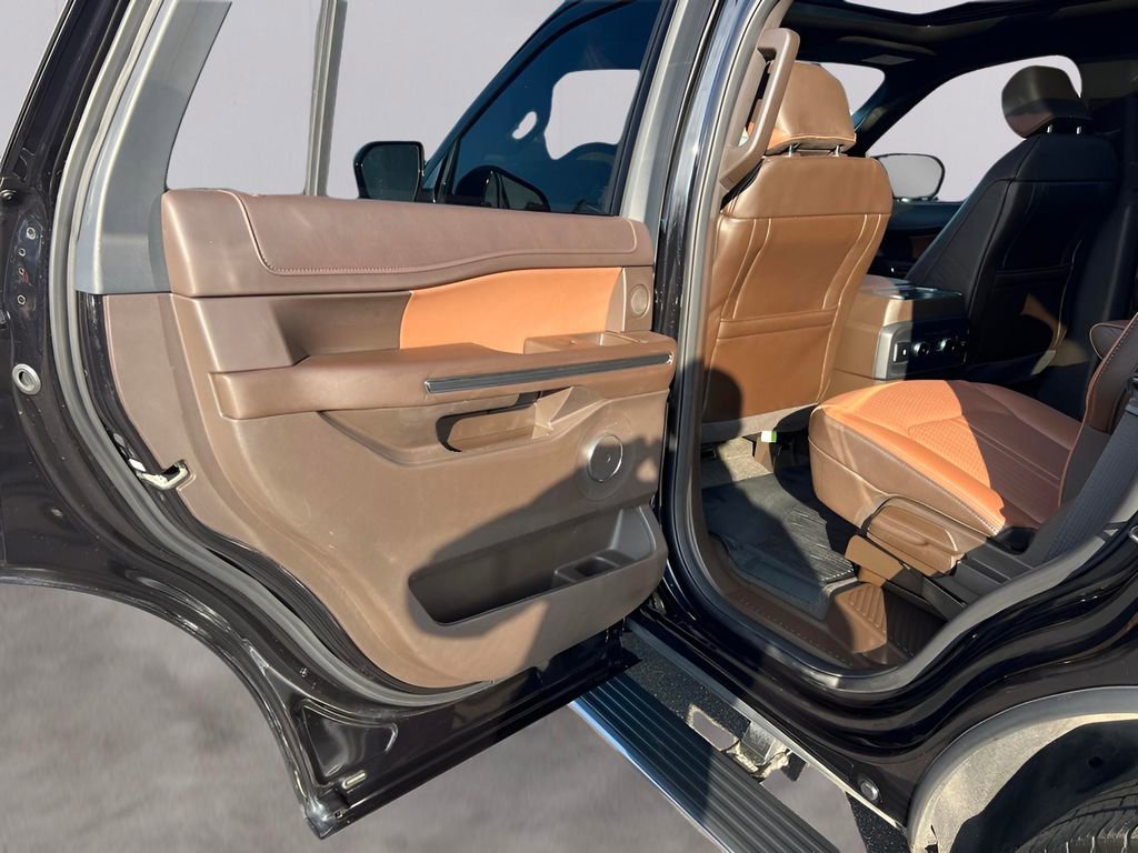 Used 2024 Ford Expedition King Ranch image 14