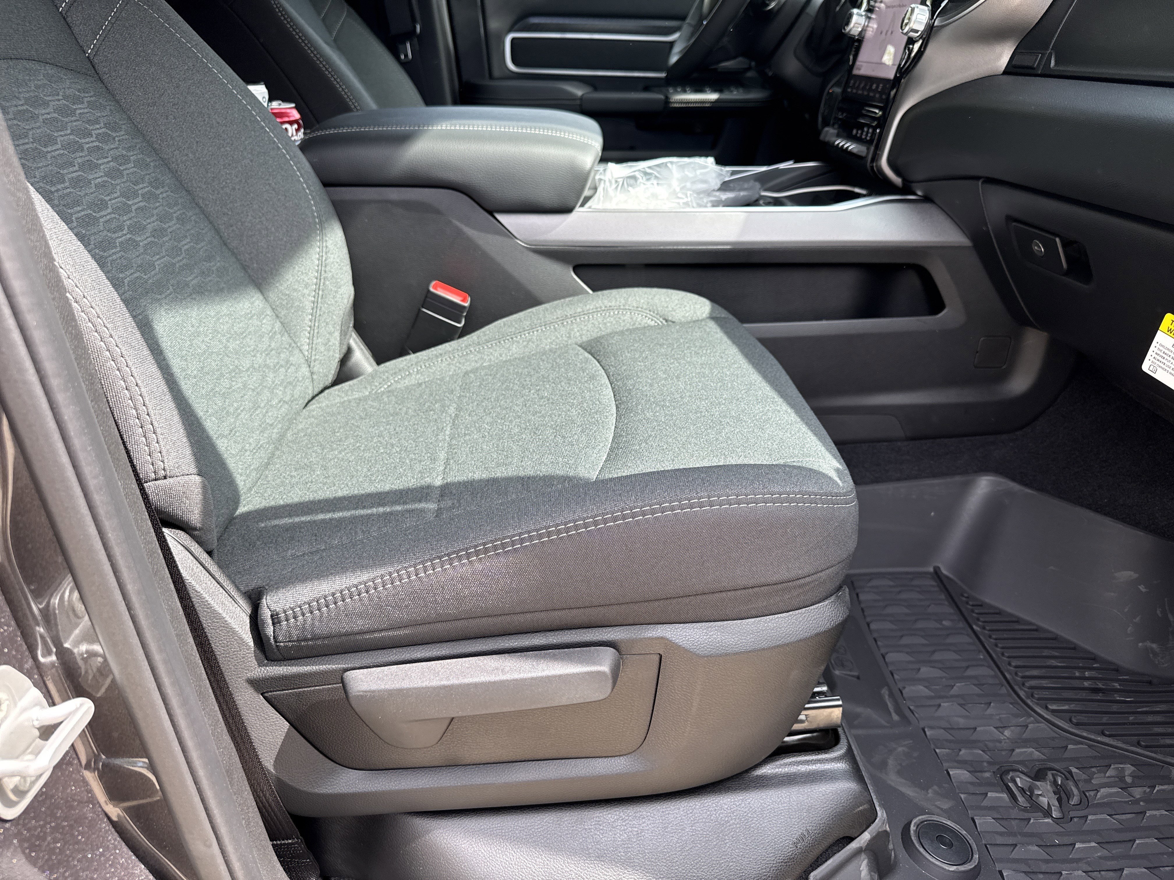 New 2026 RAM 3500 Big Horn AWD/4WD image 15