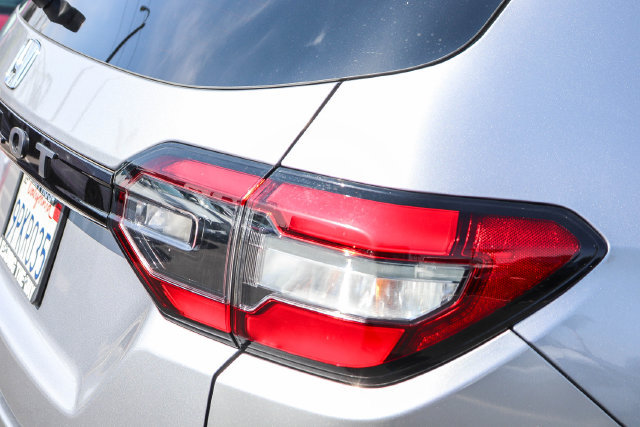 Certified 2025 Honda Pilot Touring image 9