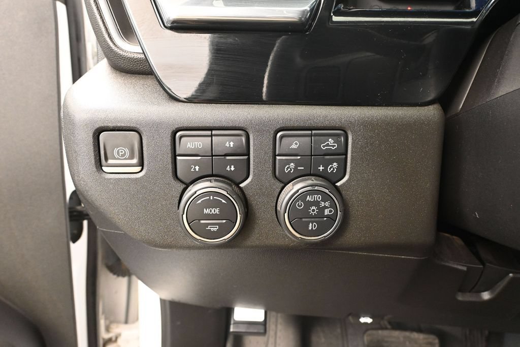 Used 2024 Chevrolet Silverado 2500 LTZ AWD/4WD image 24