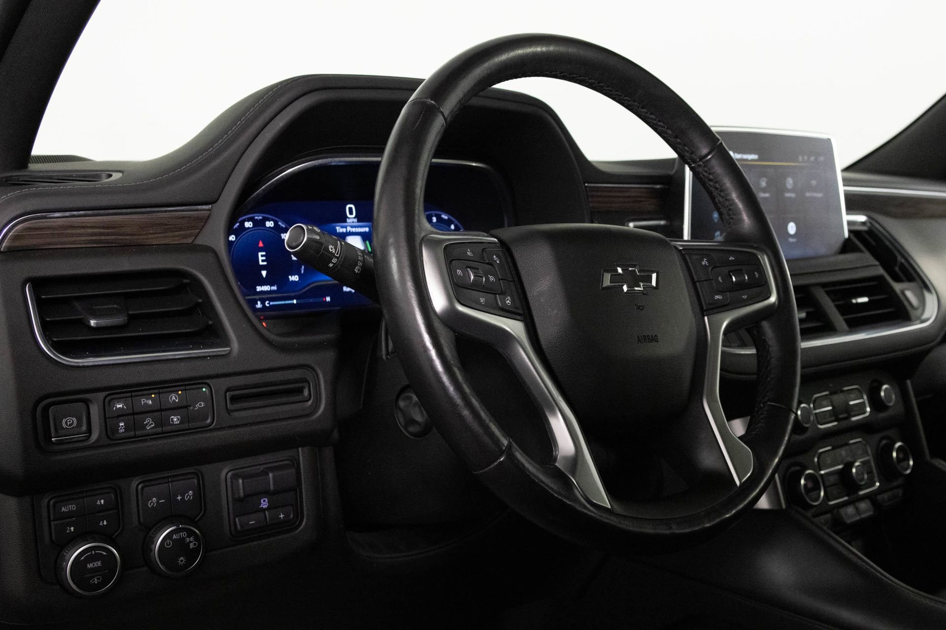 Used 2022 Chevrolet Suburban Z71 w/ Z71 Off-Road Package image 31