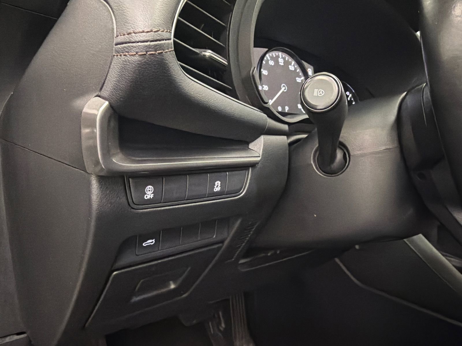 Used 2023 MAZDA MAZDA3 s image 28