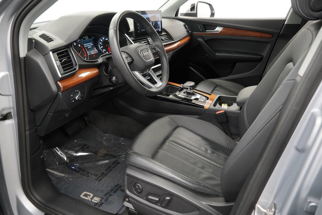Used 2023 Audi Q5 2.0T Premium w/ Convenience Package AWD/4WD image 10