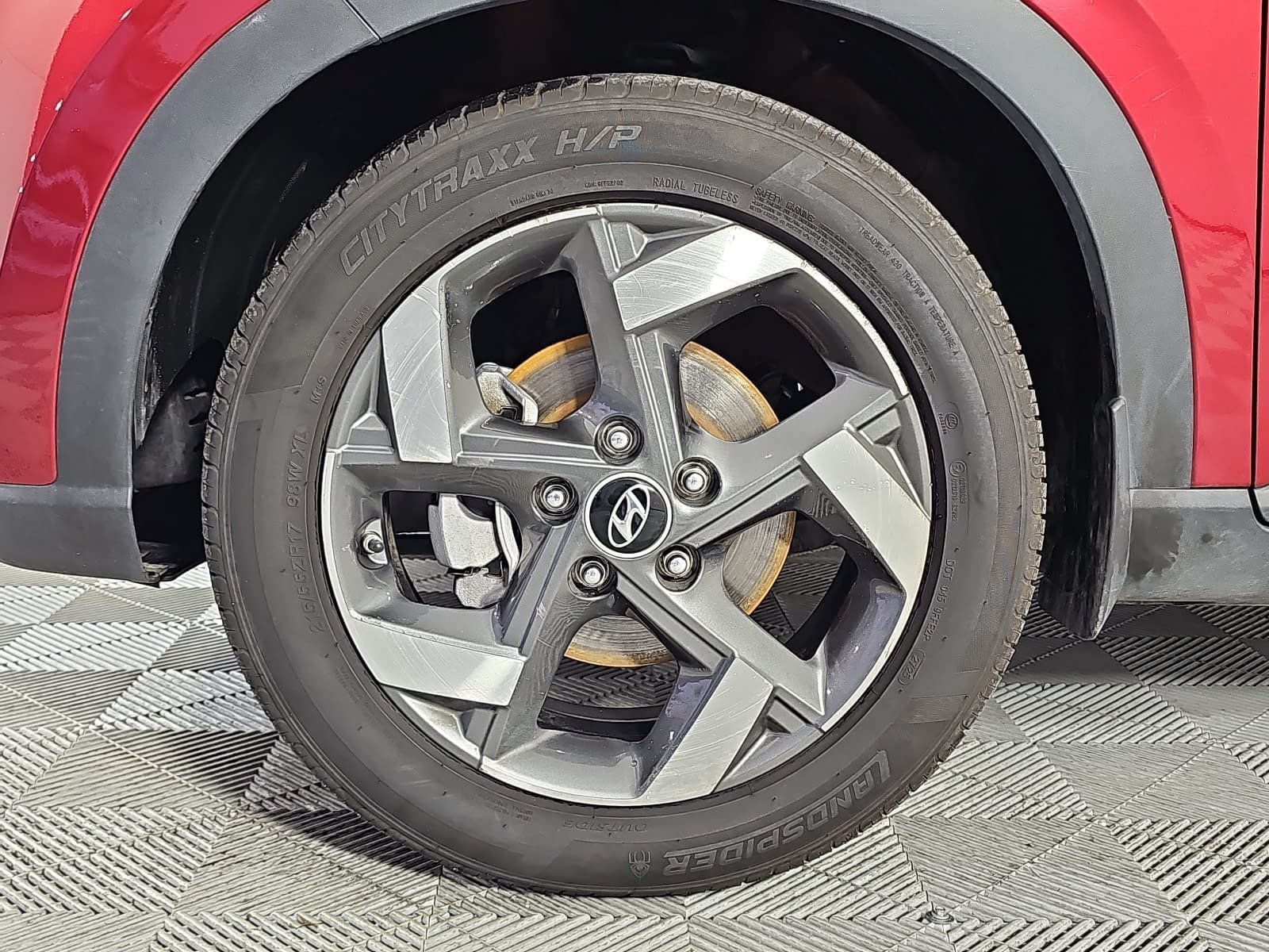 Used 2024 Hyundai Venue Limited FWD image 10