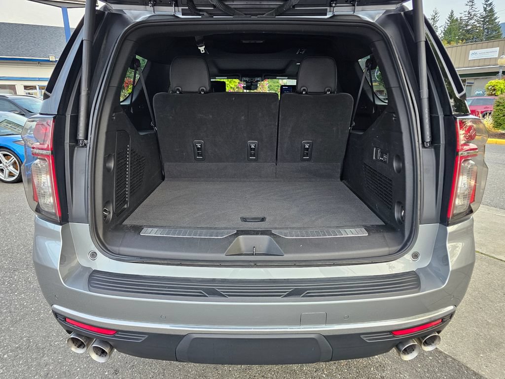 Used 2023 Chevrolet Suburban High Country w/ Premium Package 2 AWD/4WD image 19