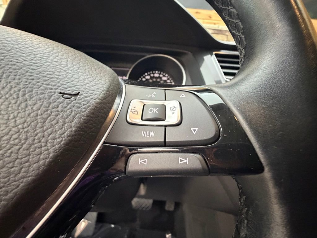 Used 2019 Volkswagen Tiguan SE w/ 3rd Row Seat Package AWD/4WD image 22