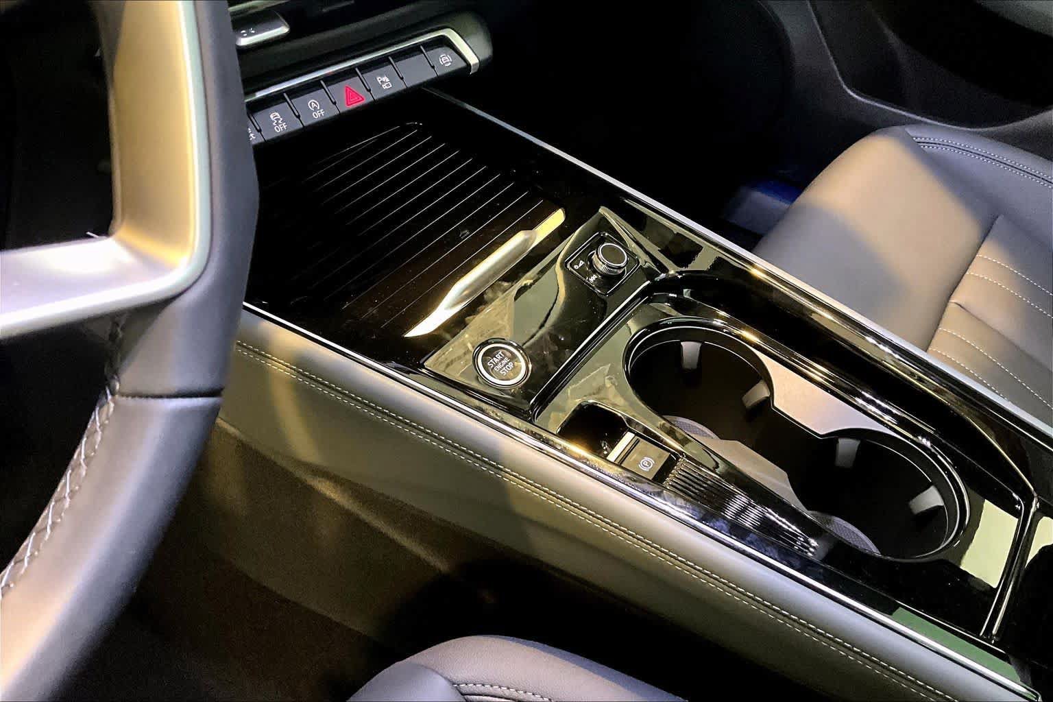 New 2026 Audi Q3 quattro 2.0T AWD/4WD image 7