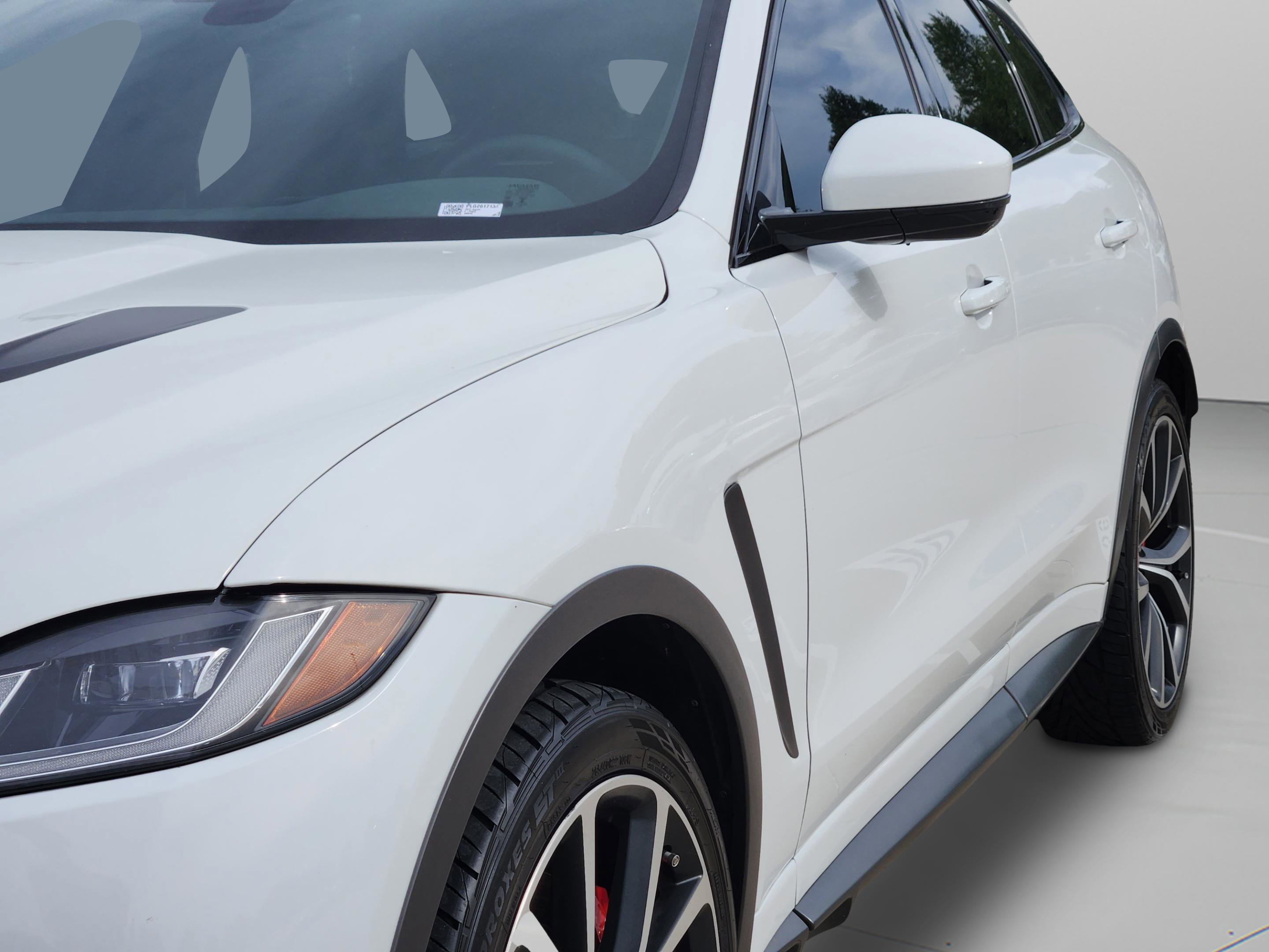 Used 2022 Jaguar F-PACE SVR image 35