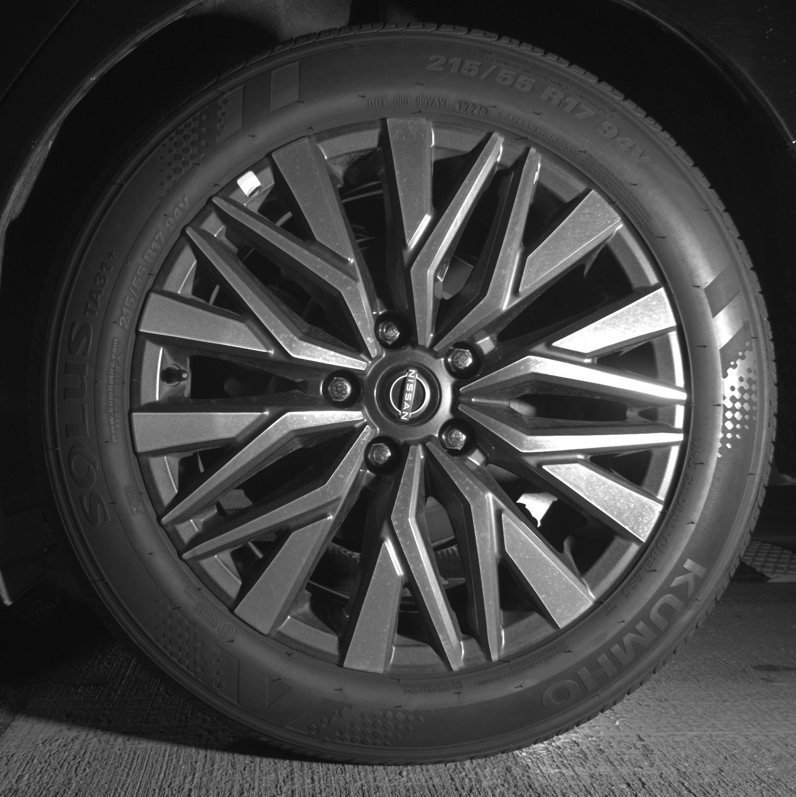 Used 2025 Nissan Altima 2.5 SV FWD image 14