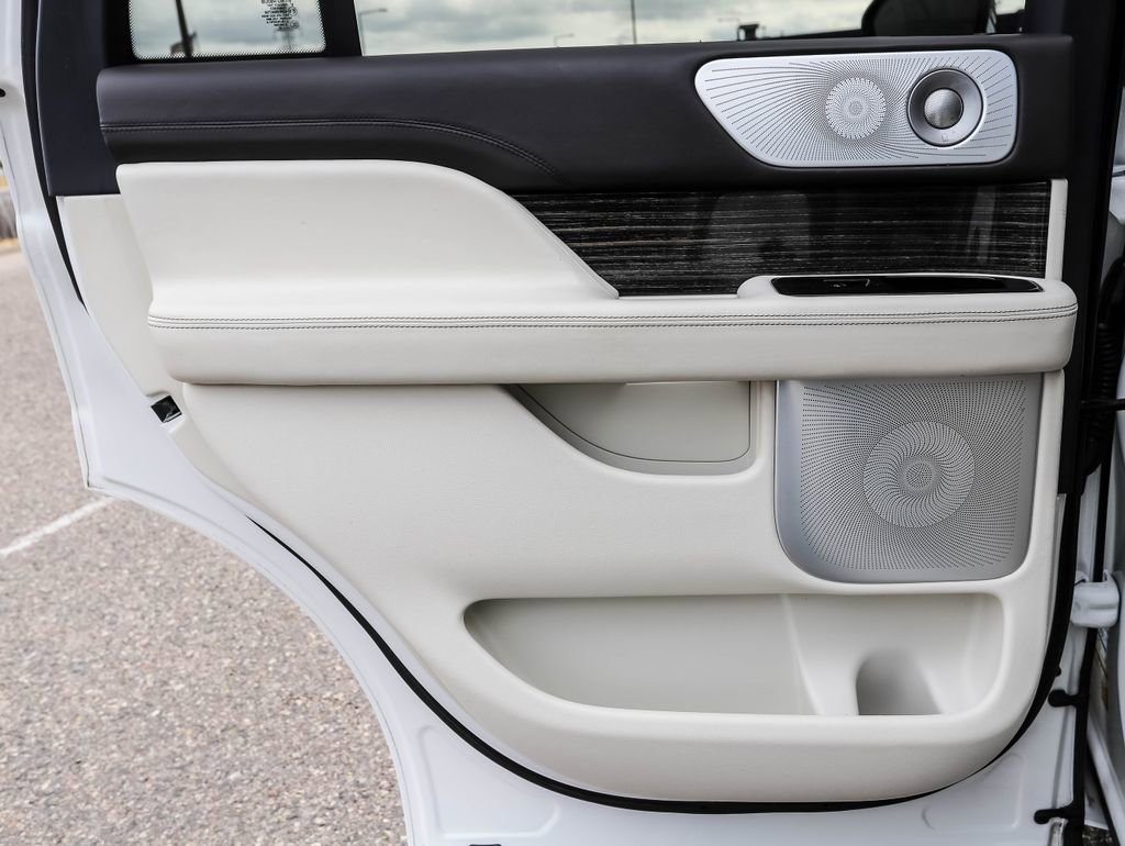 Used 2022 Lincoln Navigator Black Label AWD/4WD image 19