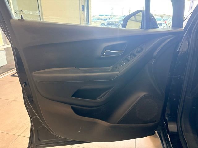 Used 2018 Chevrolet Trax LS FWD image 12