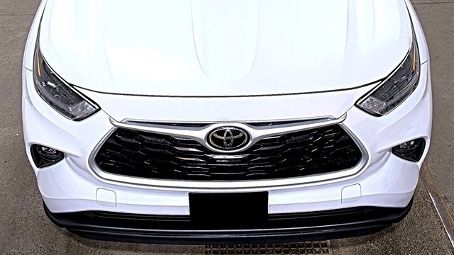 Used 2023 Toyota Highlander XLE image 5