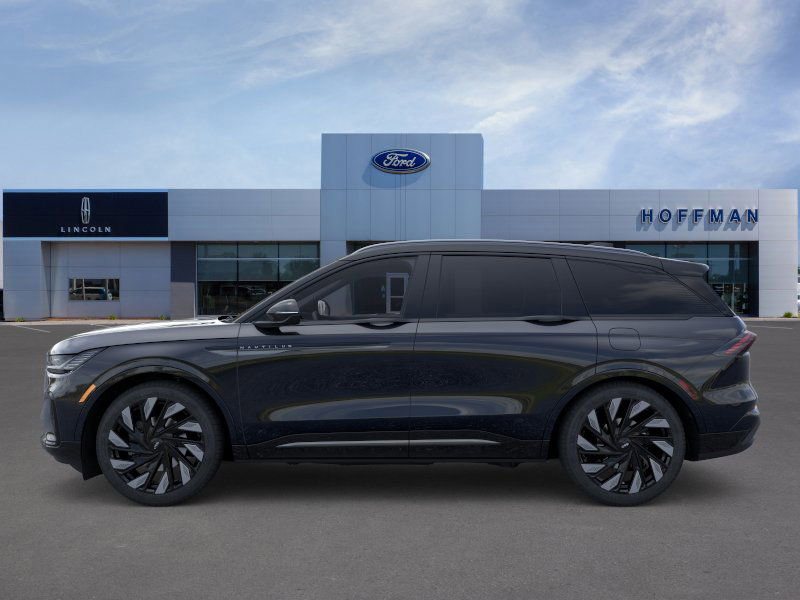 New 2026 Lincoln Nautilus Reserve image 3