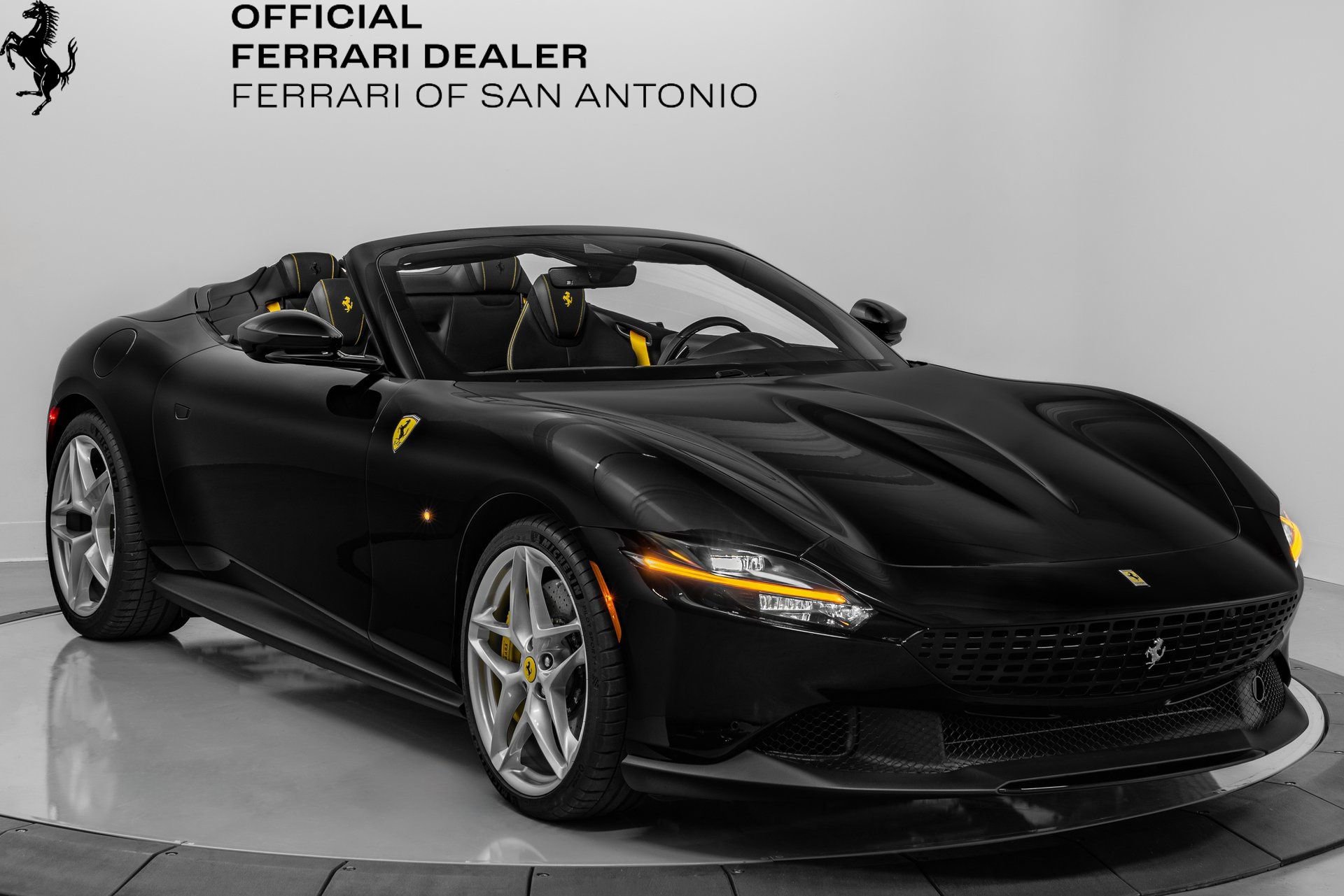 Certified 2025 Ferrari Roma Spider RWD image 1