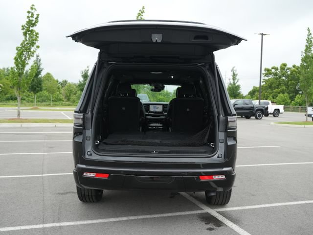 New 2026 Jeep Grand Wagoneer Limited AWD/4WD image 16