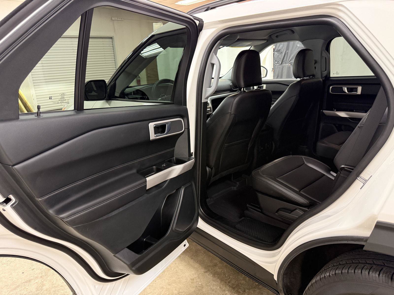 Used 2024 Ford Explorer XLT w/ Equipment Group 202A AWD/4WD image 23