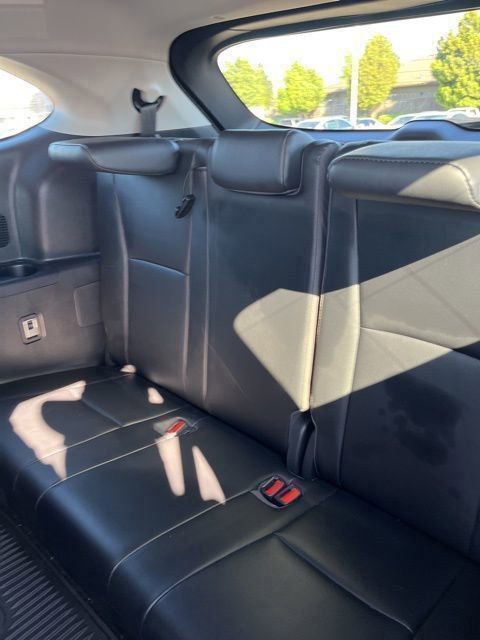 Used 2023 Toyota Highlander XLE image 9