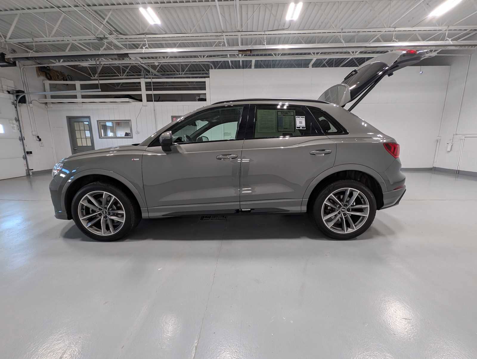 Used 2022 Audi Q3 2.0T Premium Plus image 12