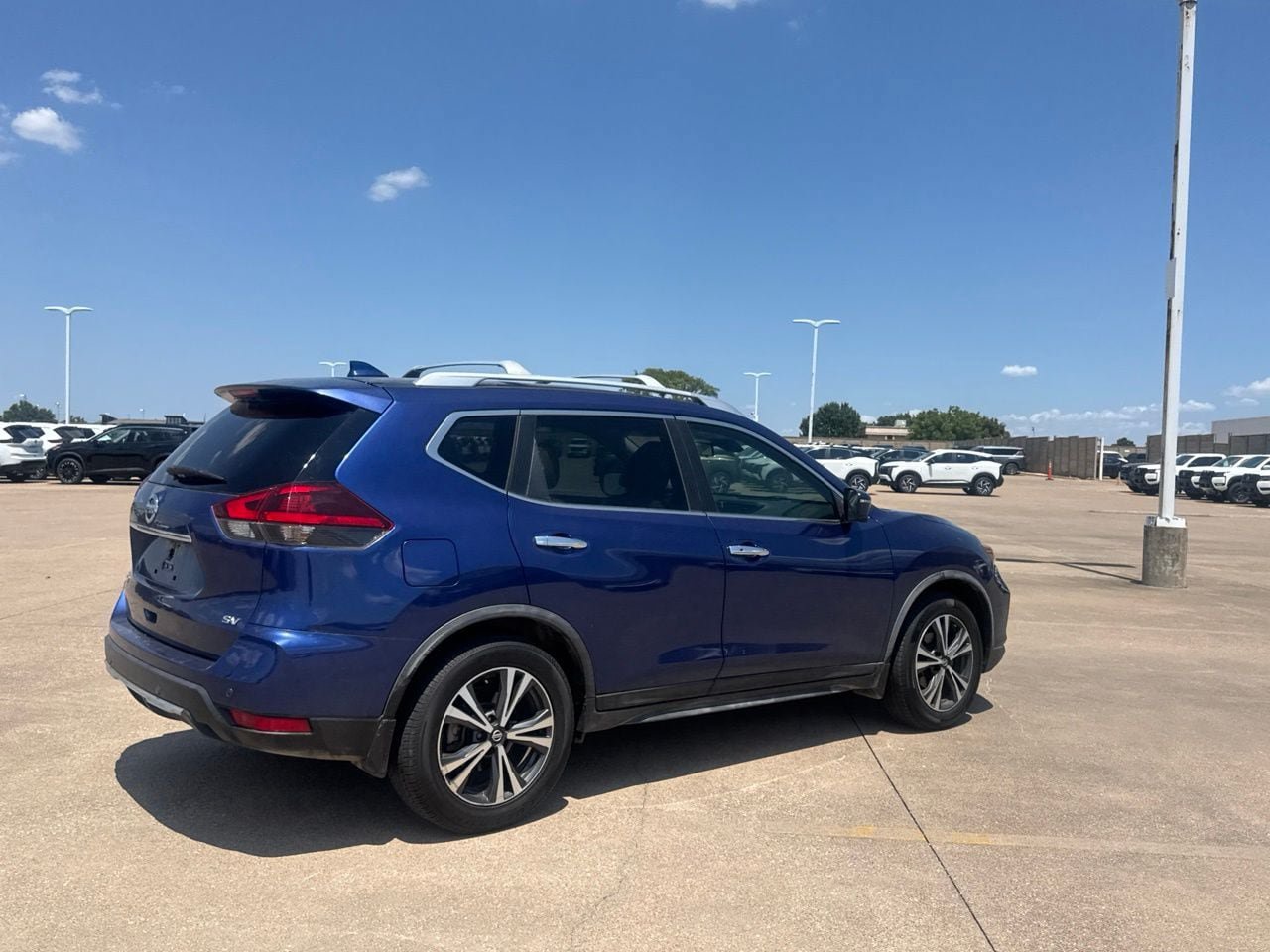 Used 2019 Nissan Rogue SV w/ Sun & Sound Touring Package FWD image 22