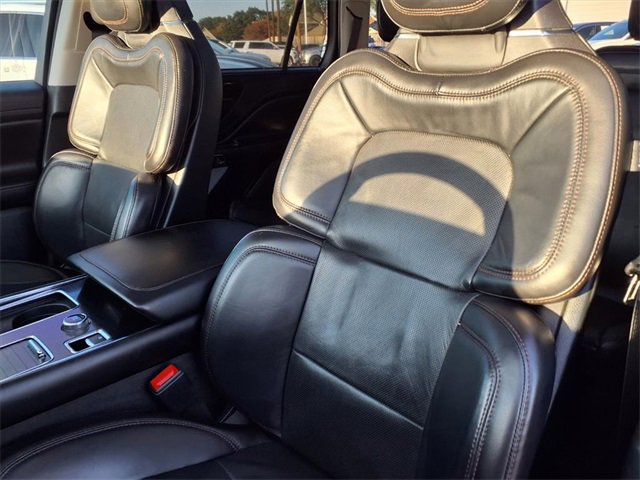 Used 2020 Lincoln Aviator Reserve w/ Equipment Group 202A image 6