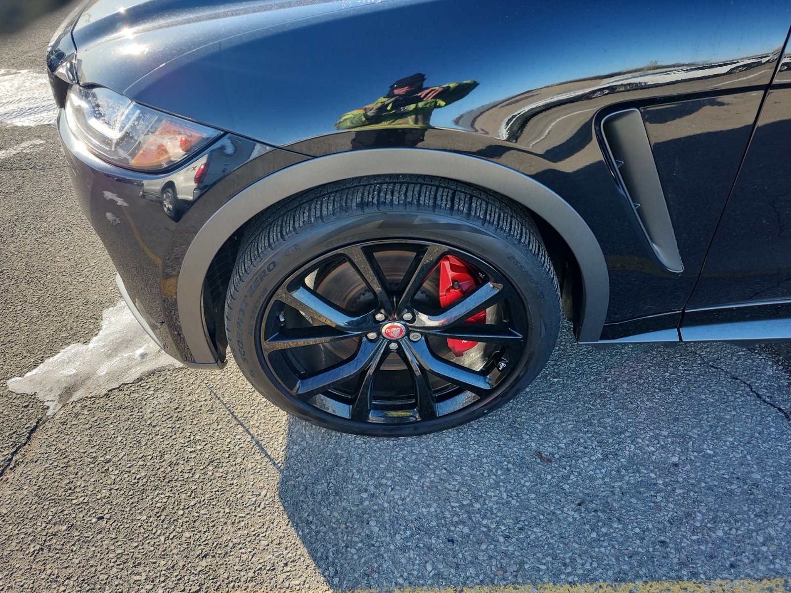 Used 2020 Jaguar F-PACE SVR image 12