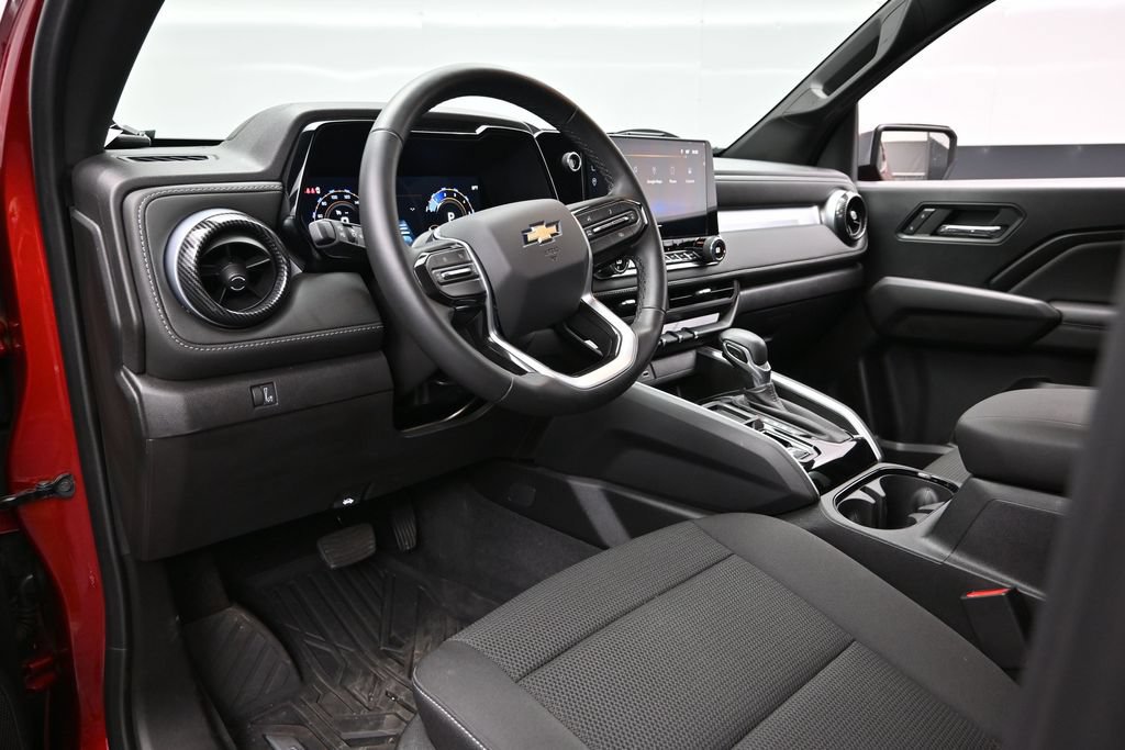 Used 2024 Chevrolet Colorado LT w/ LT Convenience Package II RWD image 16